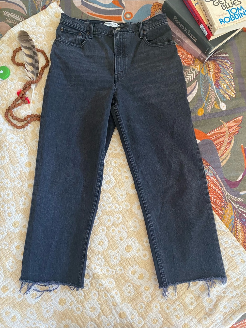 ABERCROMBIE & FITCH RAW HEM BLACK HIGH RISE 90’s STRAIGHT JEAN - 30
